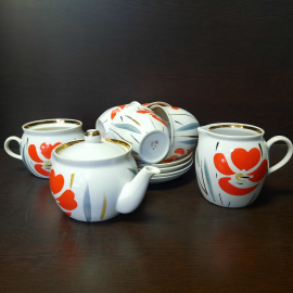 Сервиз чайный на  4 персоны, 11 предметов, фарфор завода Чайка. СССР